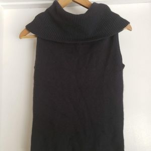 Takeout Sleeveless Cowl‎ neck sweater